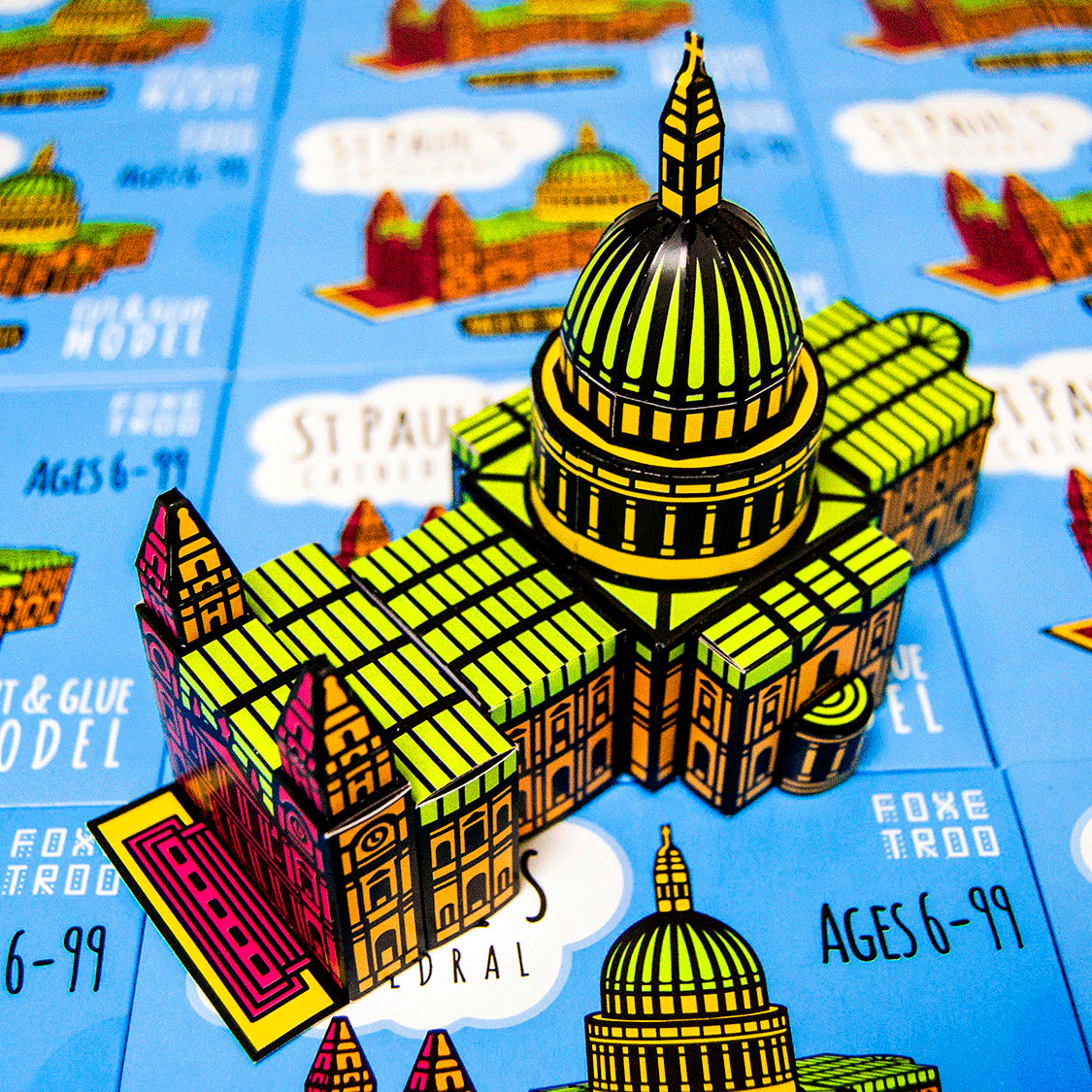 Foxetroo Cut-out Paper Model of St Pauls Cathedral London